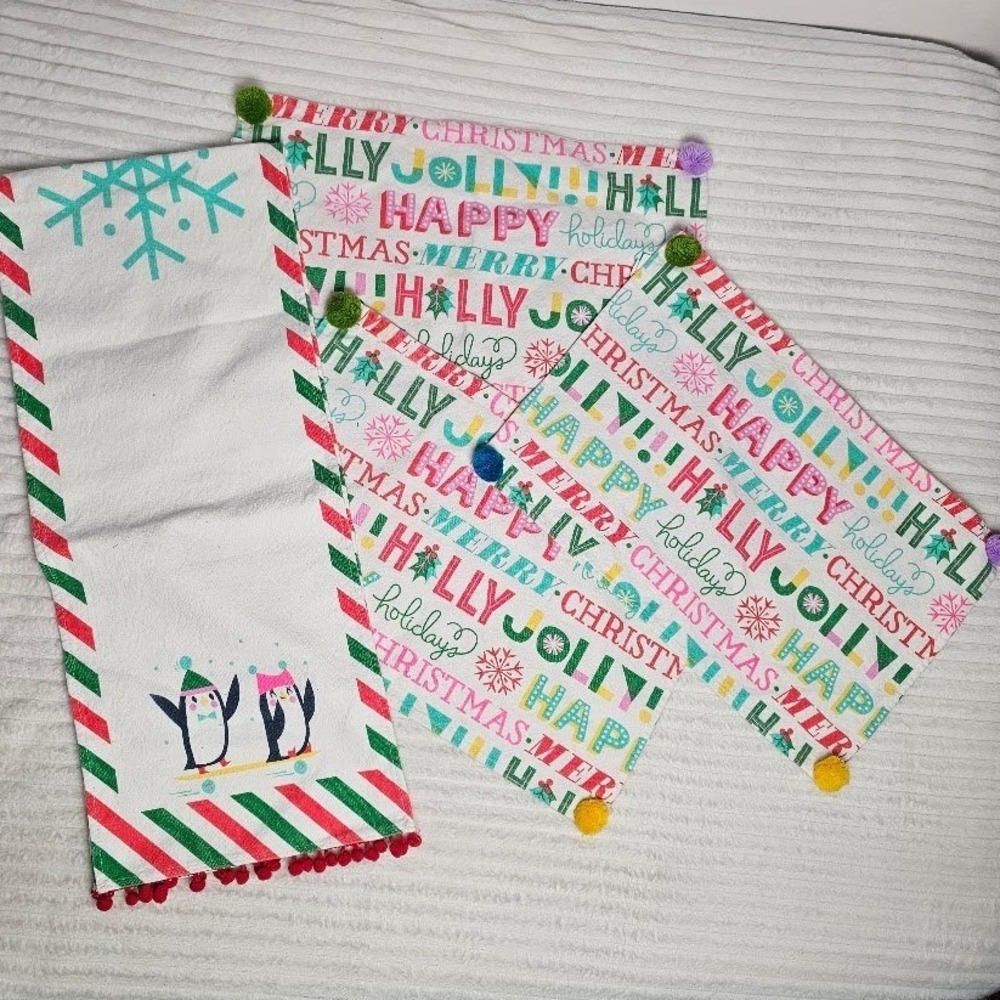 Target Bullseye Christmas Table Runner 3 Placemat Set Pom Pom Penguin Holiday